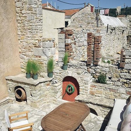 Yi Artistry 1-Bedroom Medieval Holiday House Kalamoti Luaran gambar