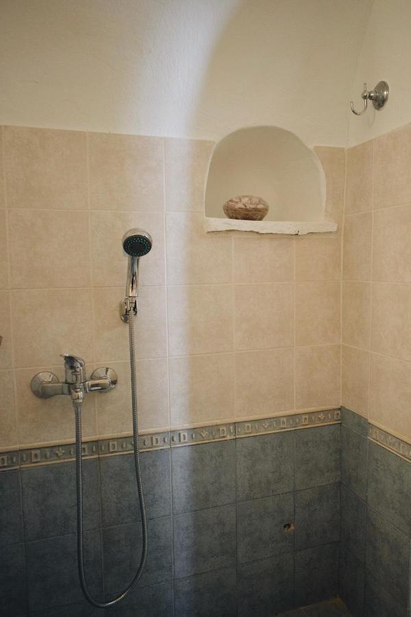 Yi Artistry 1-Bedroom Medieval Holiday House Kalamoti Luaran gambar