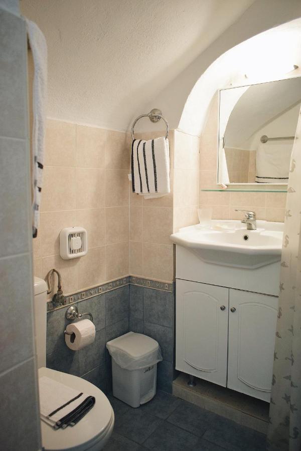 Yi Artistry 1-Bedroom Medieval Holiday House Kalamoti Luaran gambar