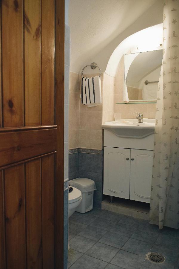 Yi Artistry 1-Bedroom Medieval Holiday House Kalamoti Luaran gambar