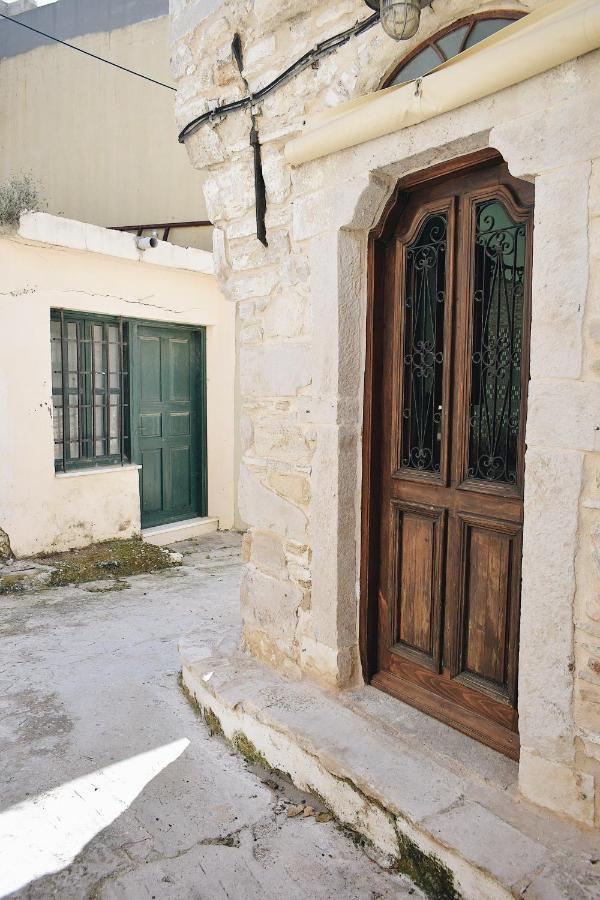 Yi Artistry 1-Bedroom Medieval Holiday House Kalamoti Luaran gambar